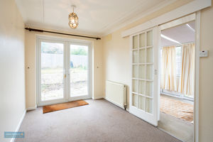 Dining room- click for photo gallery